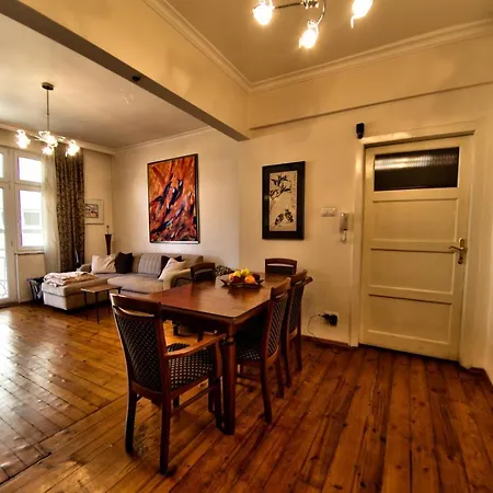 66 In * ソフィア